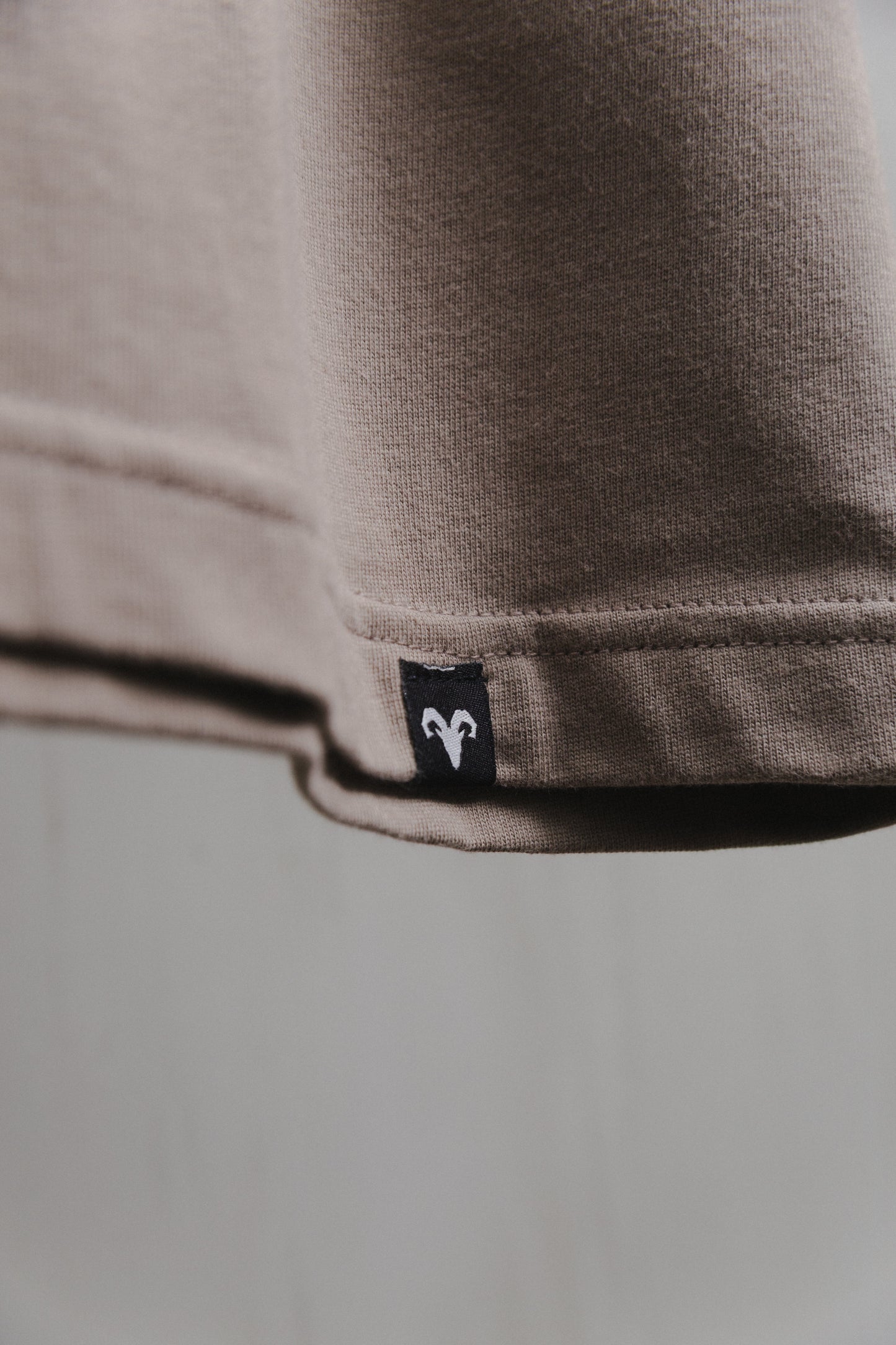 CAMISETA BÁSICA TAUPE