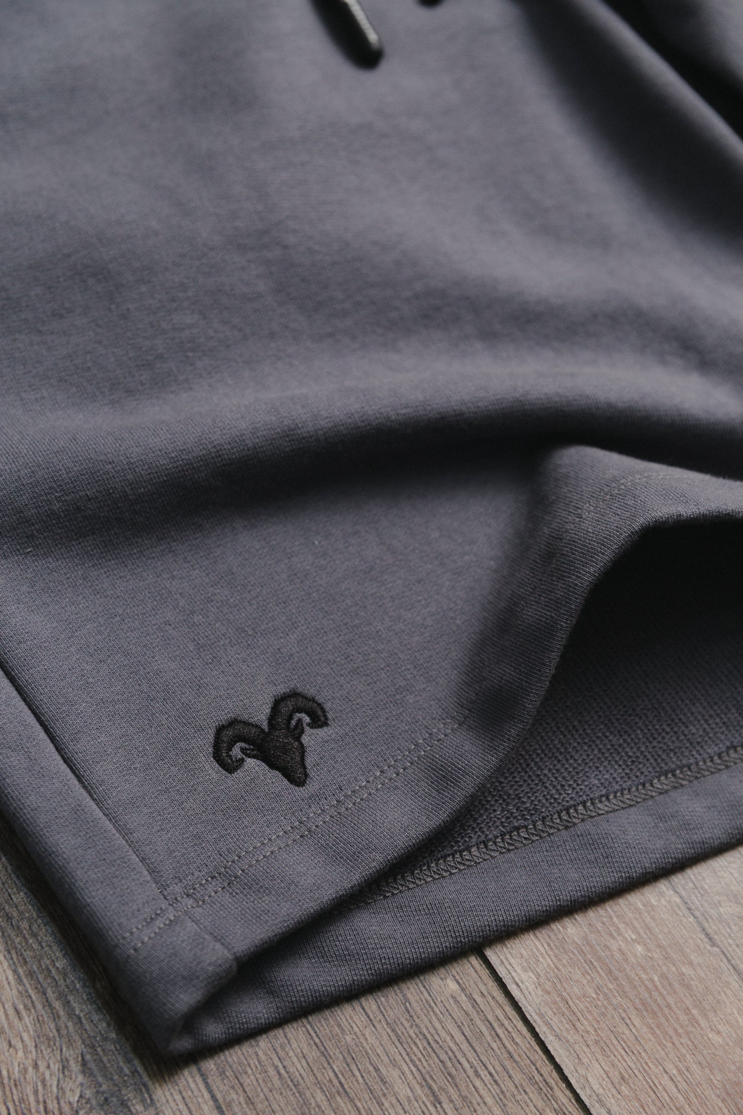 SHORTS GRIS