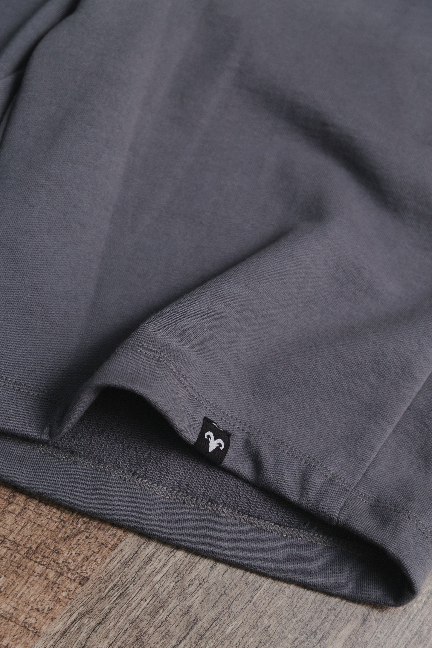 SHORTS GRIS