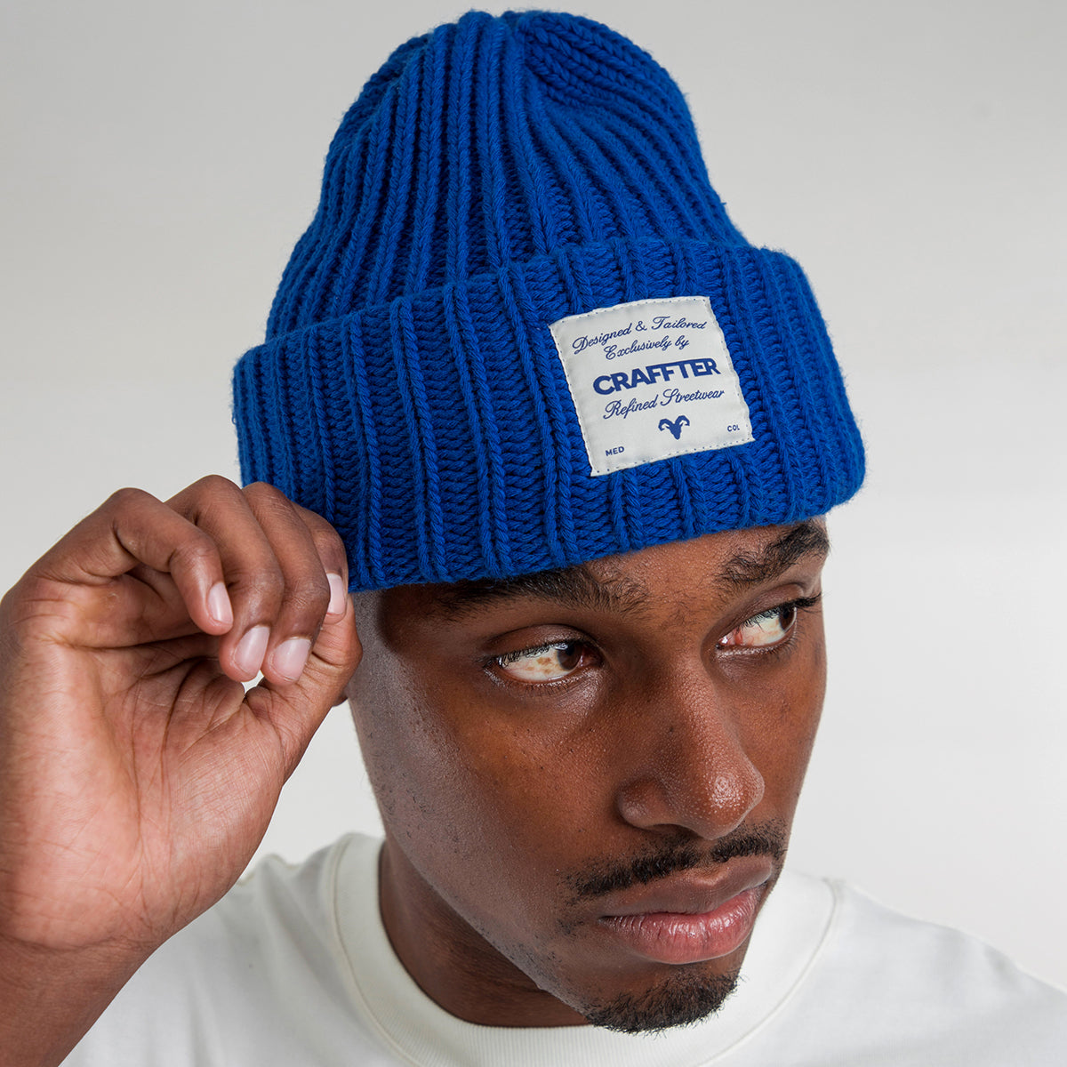 GORRO TEJIDO ARTESANAL AZUL UNISEX