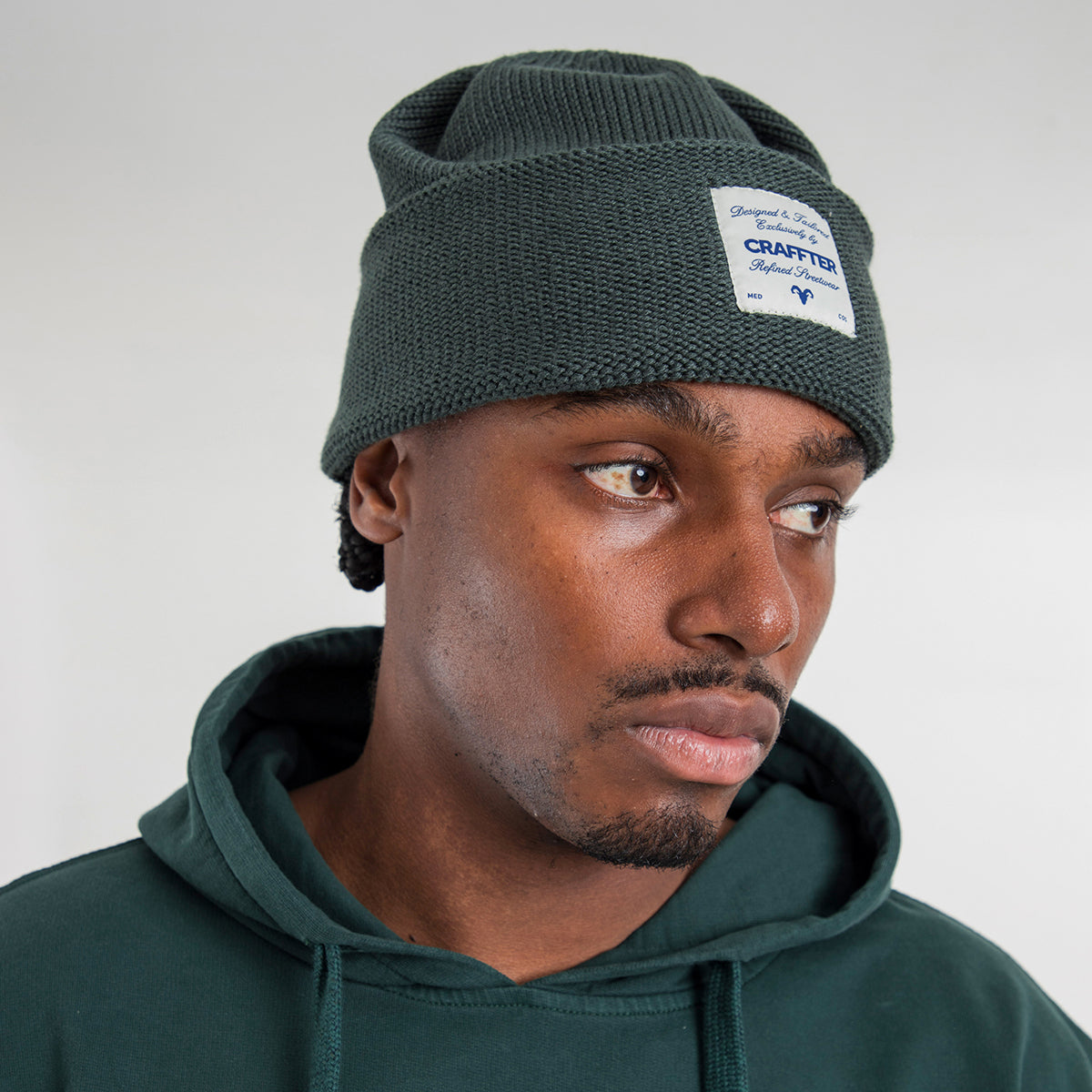 GORRO TEJIDO ARTESANAL VERDE UNISEX