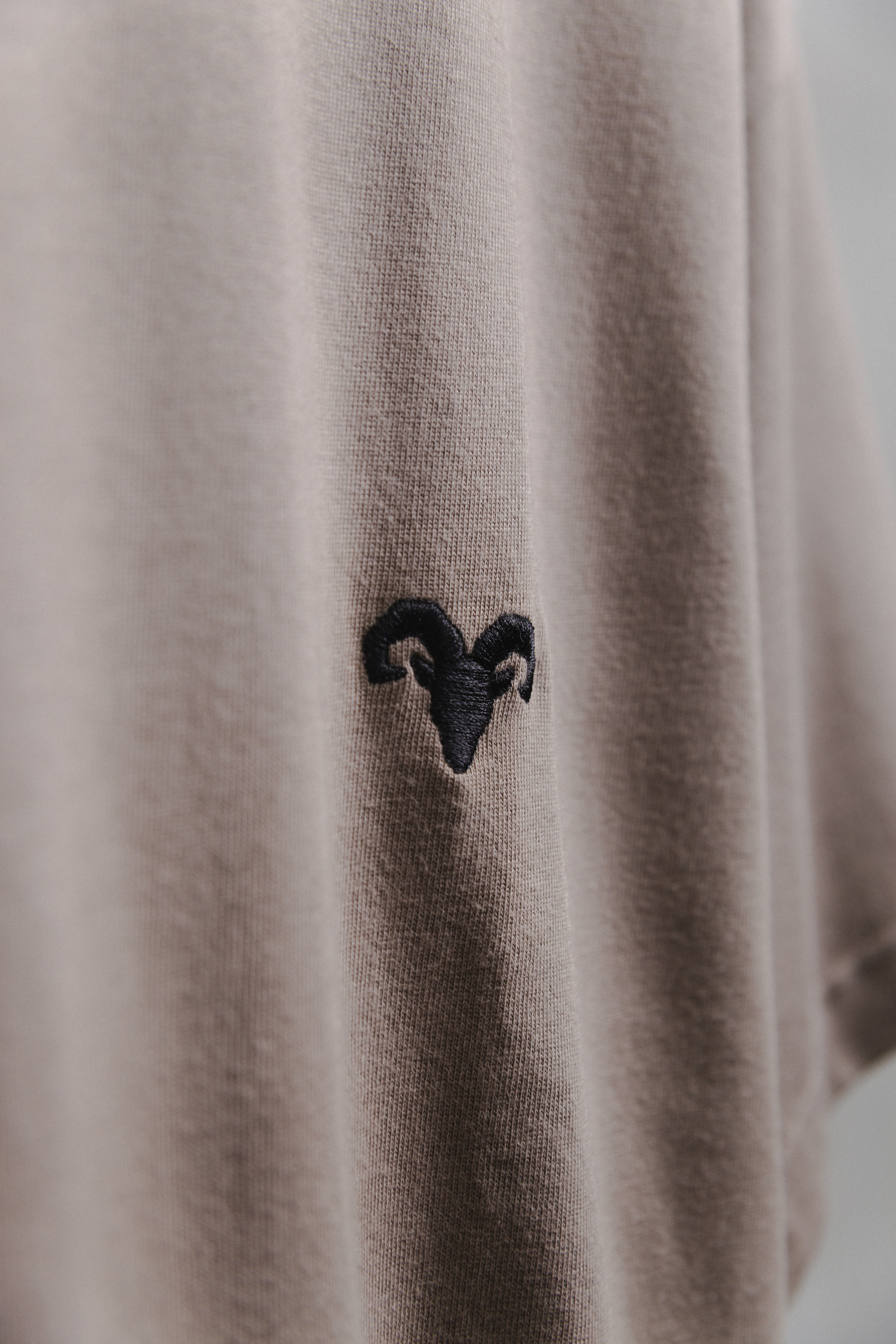 CAMISETA BÁSICA TAUPE