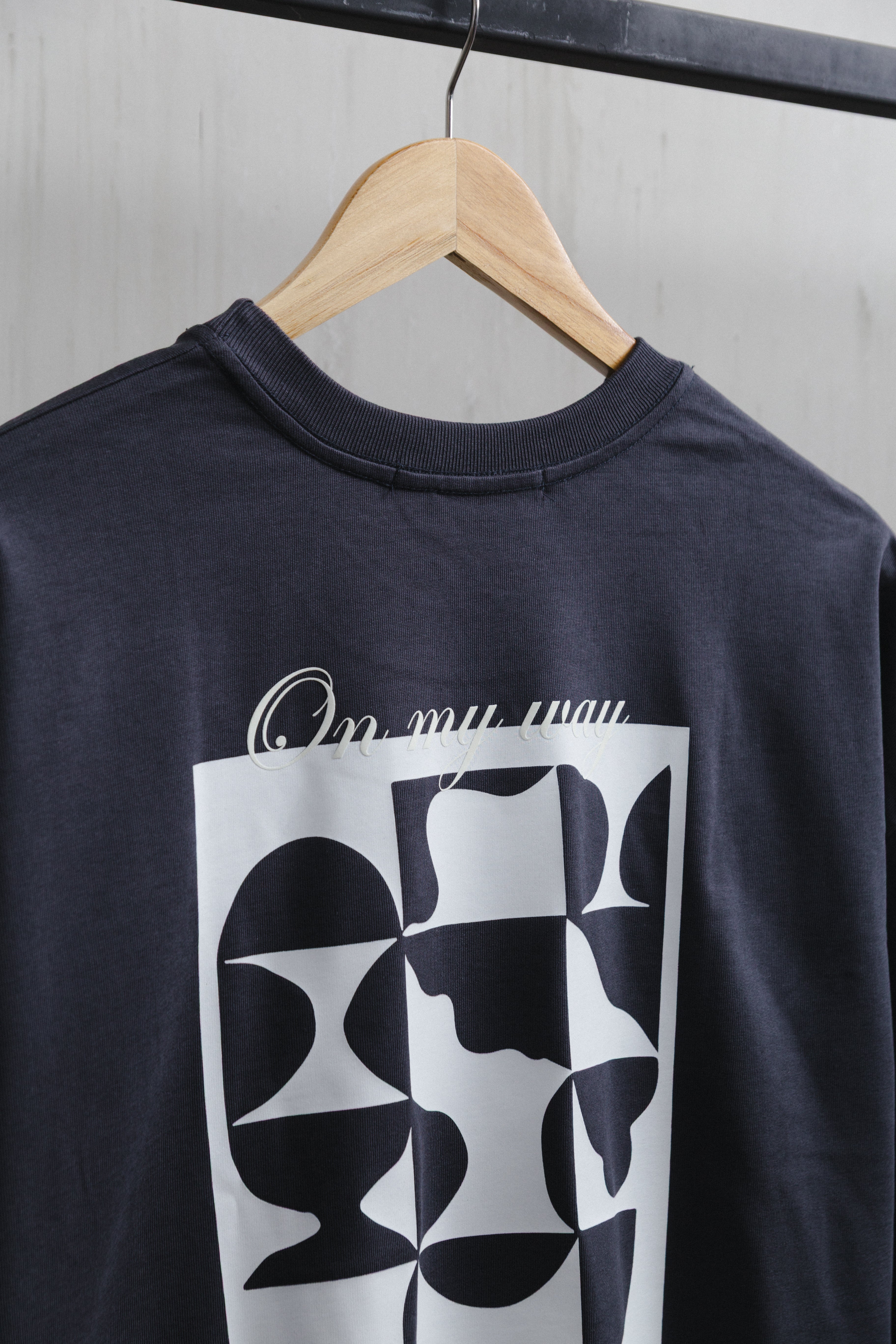 CAMISETA NOT HURRY GRIS