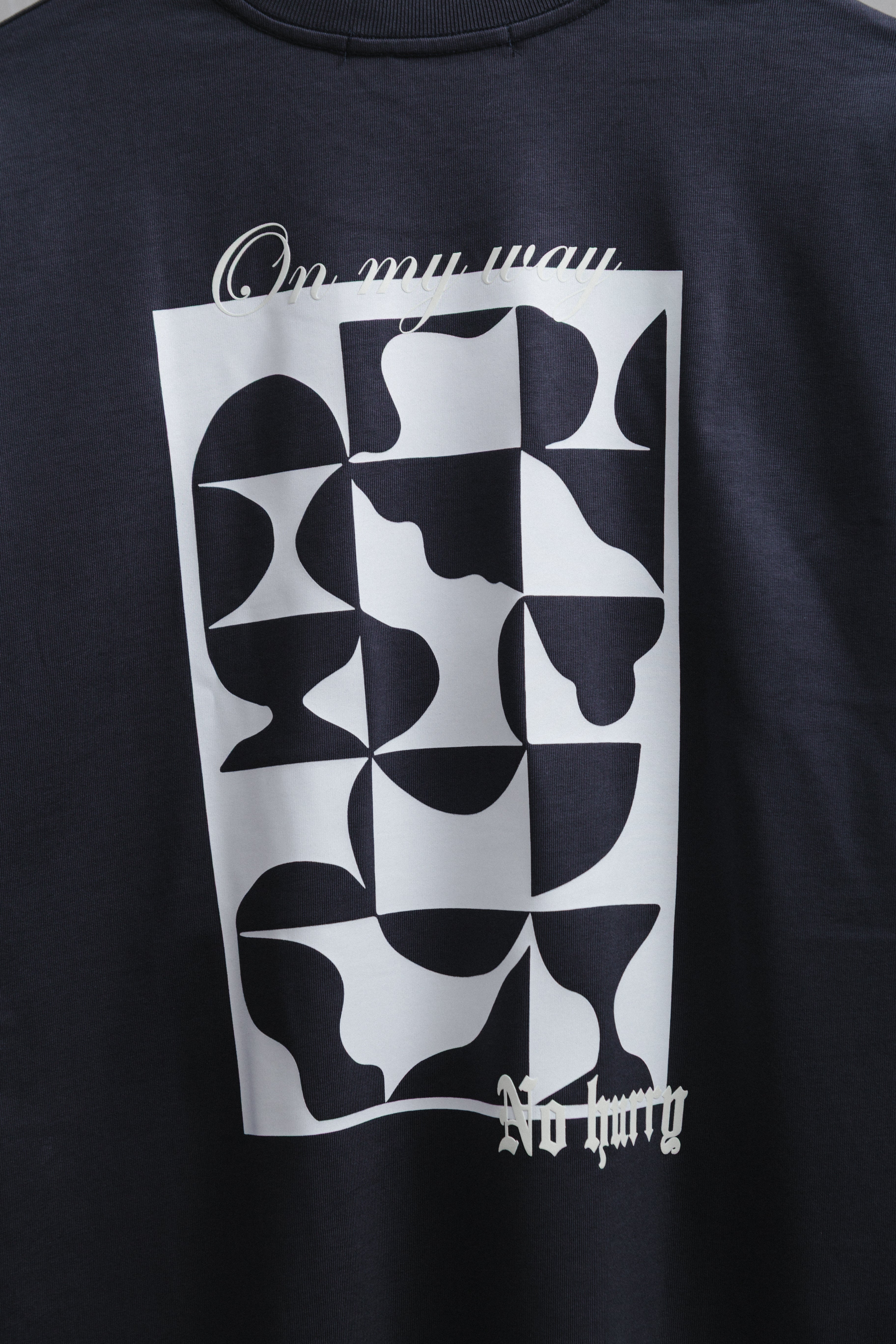 CAMISETA NOT HURRY GRIS