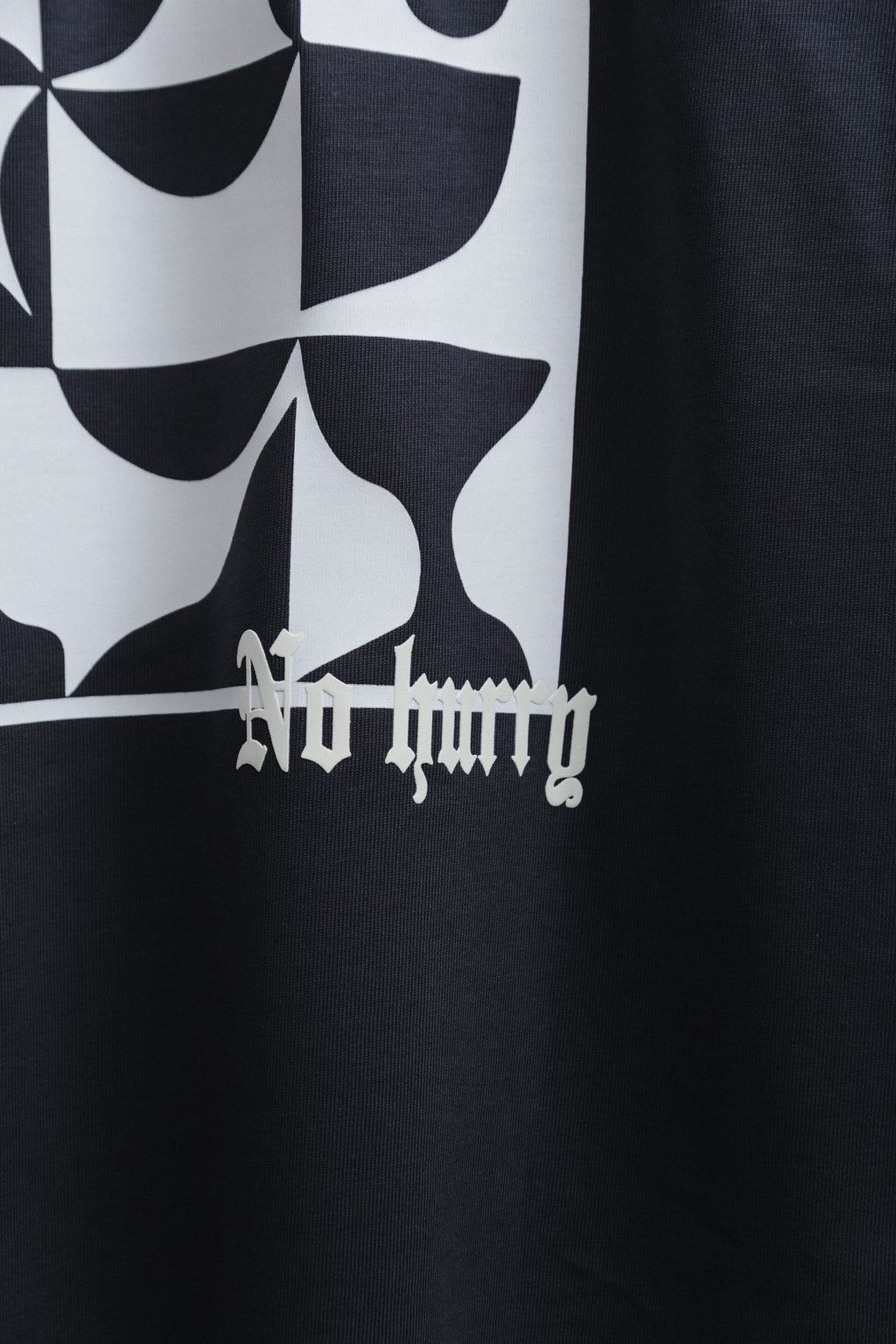 CAMISETA NOT HURRY GRIS