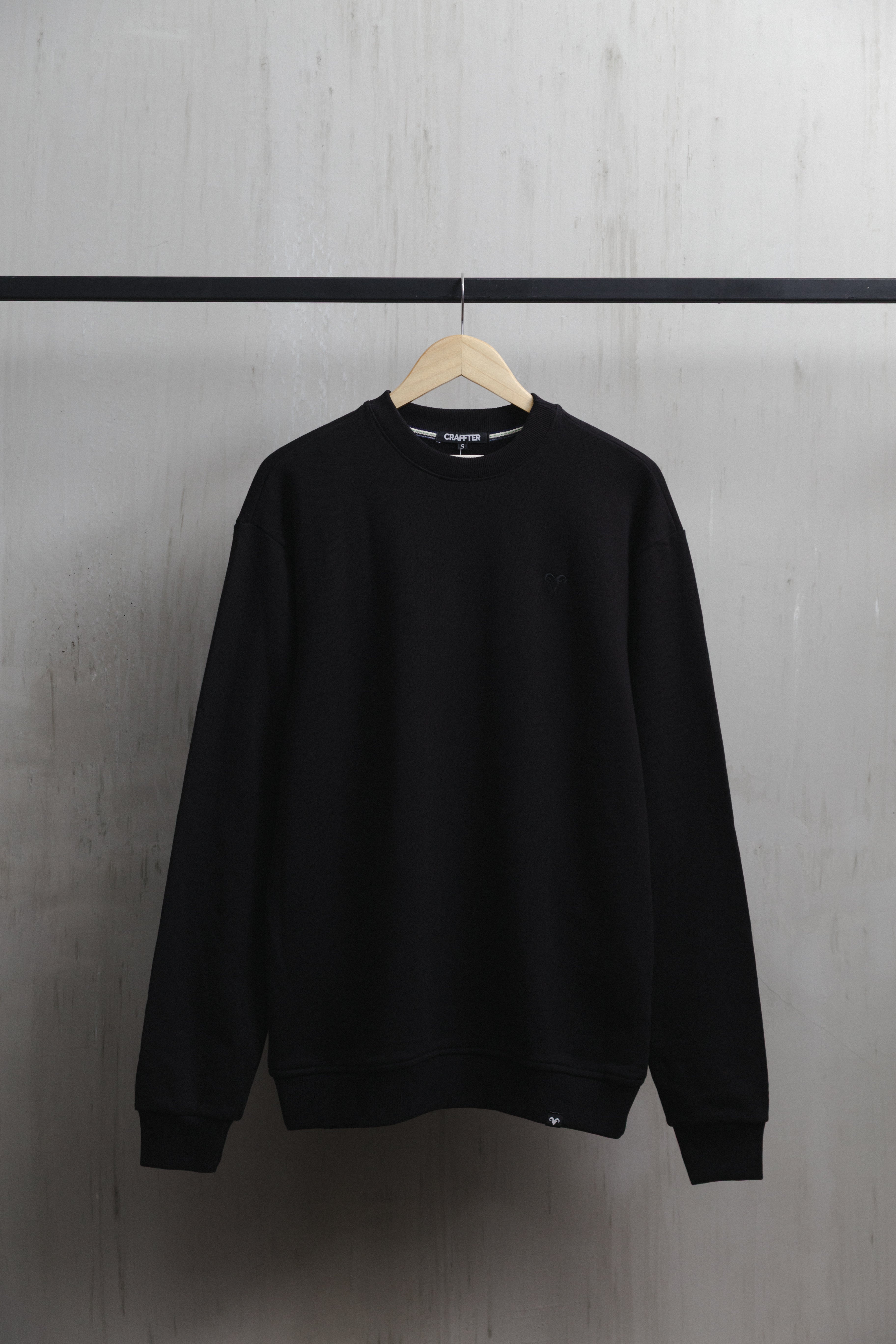 BUSO CUELLO REDONDO NEGRO