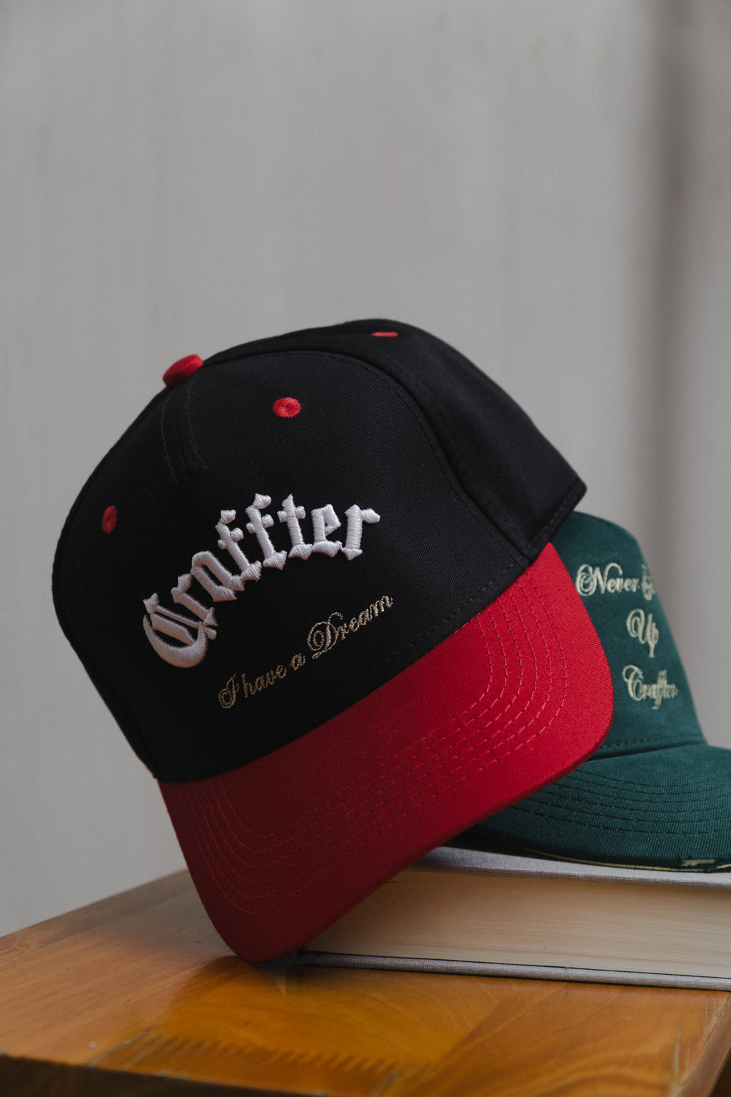 GORRA I HAVE A DREAM NEGRO/ROJO